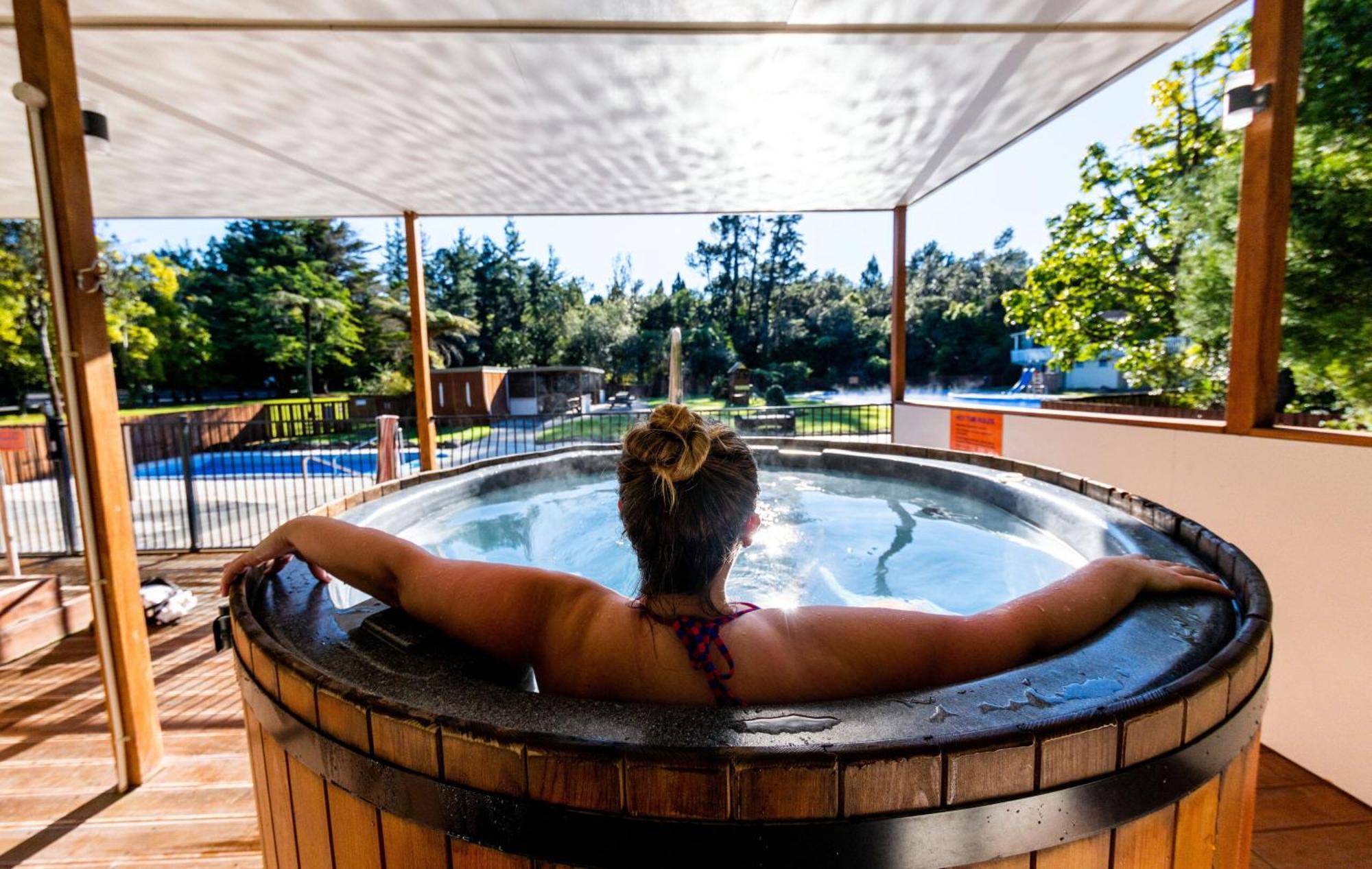 Sapphire Springs Holiday Park And Thermal Pools 卡蒂卡蒂 外观 照片